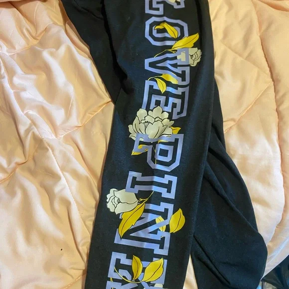 PINK Victoria's Secret Black Leggings with Floral Design - Picture 2 of 2